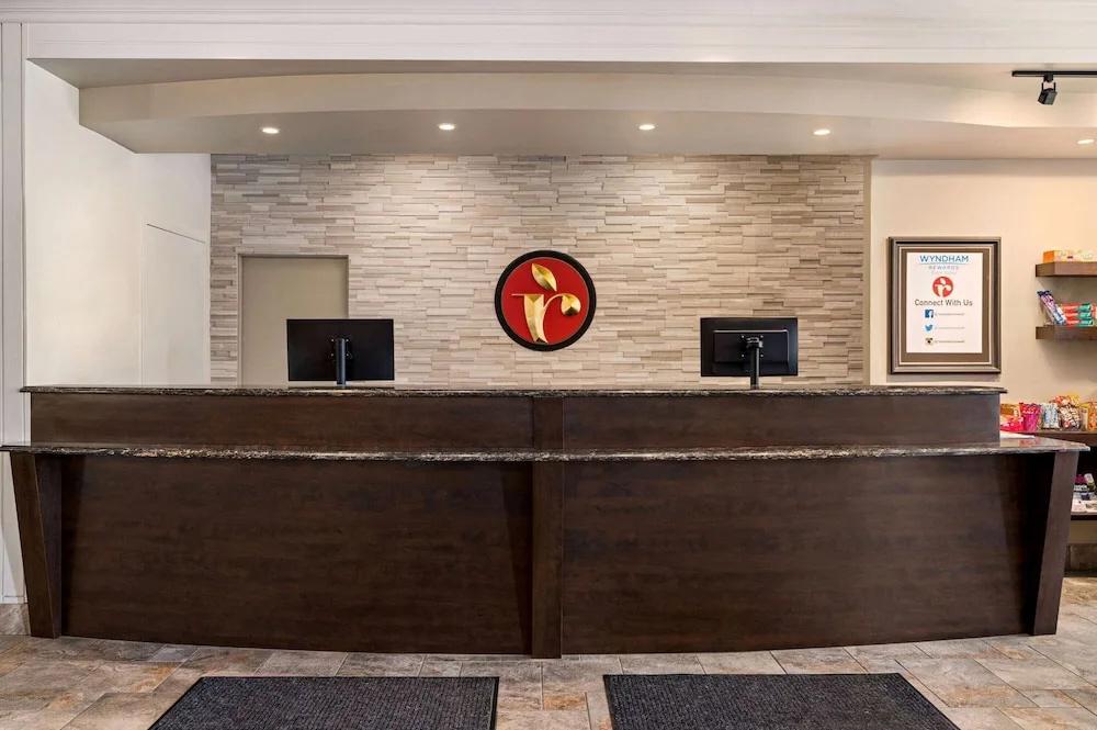 фото Ramada by Wyndham Cornwall