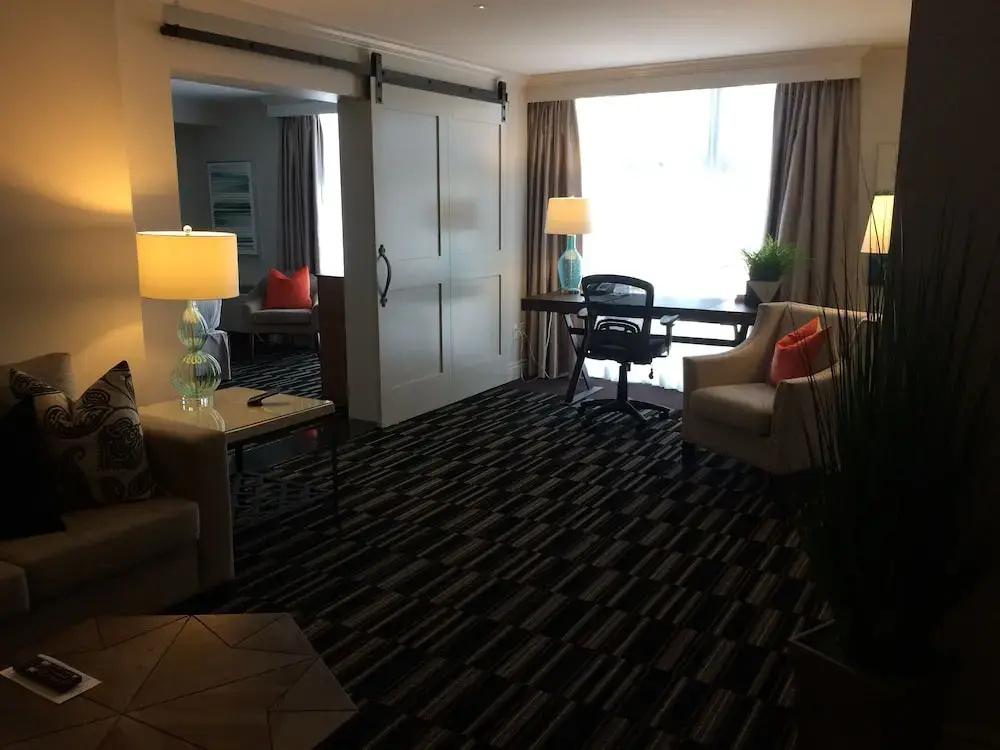 фото Ramada by Wyndham Cornwall