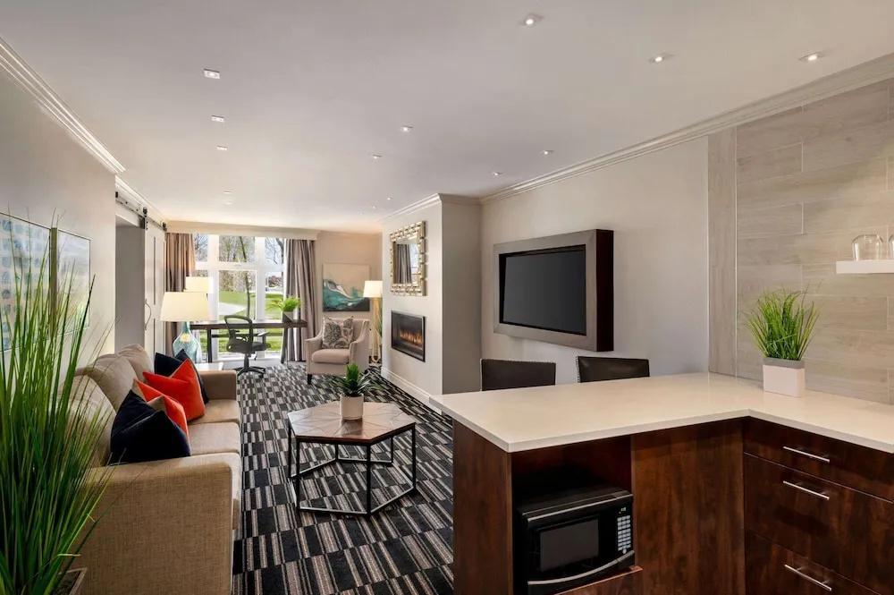 фото Ramada by Wyndham Cornwall