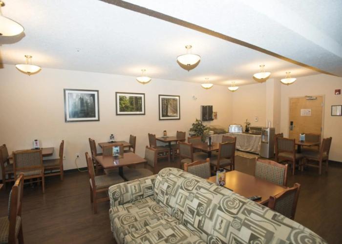 Lakeview Inns & Suites - Chetwynd