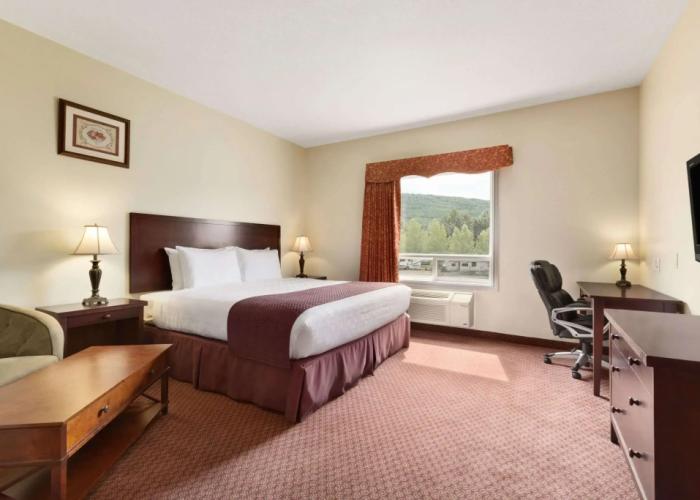 Days Inn by Wyndham Chetwynd