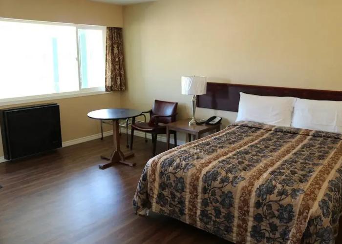 Country Squire Motor Inn