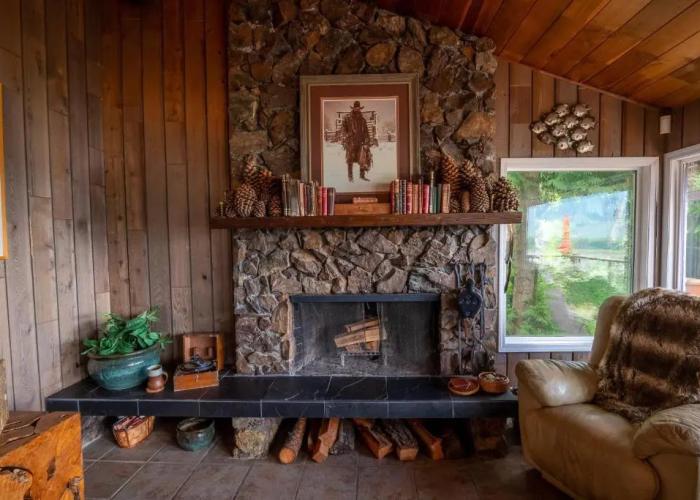 The Fraser River's Edge B&B Lodge