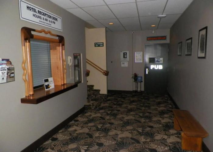 Creston Hotel