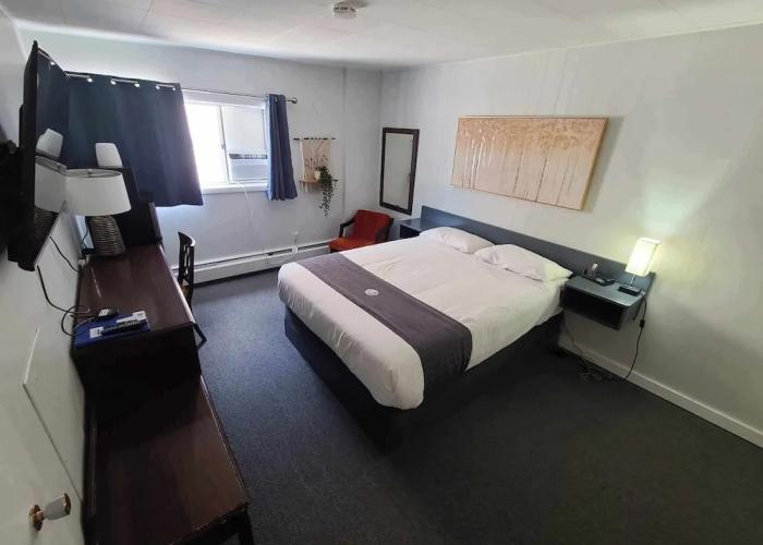 Uptowner Hotel