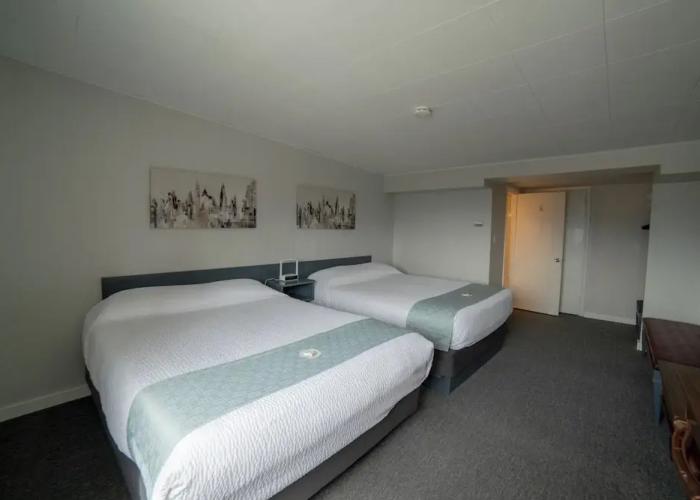 Uptowner Hotel