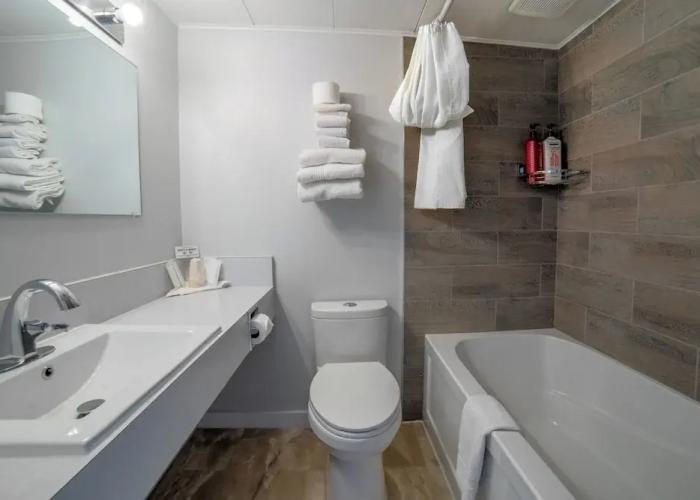 Uptowner Hotel