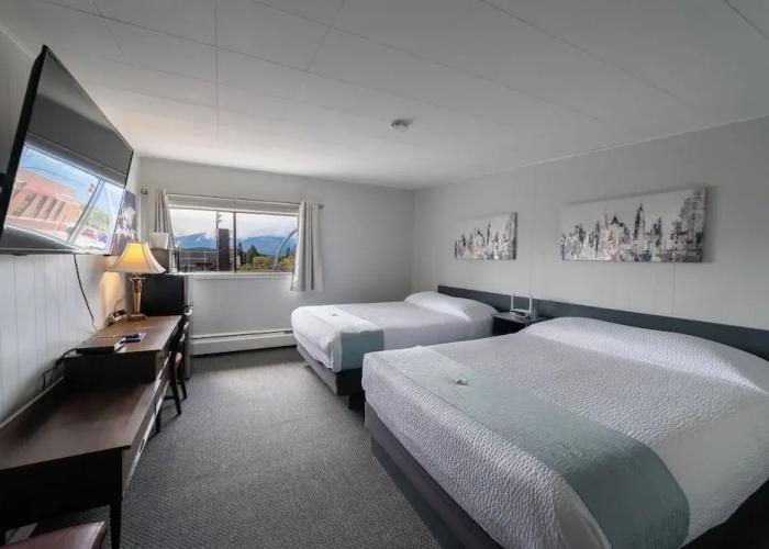 Uptowner Hotel
