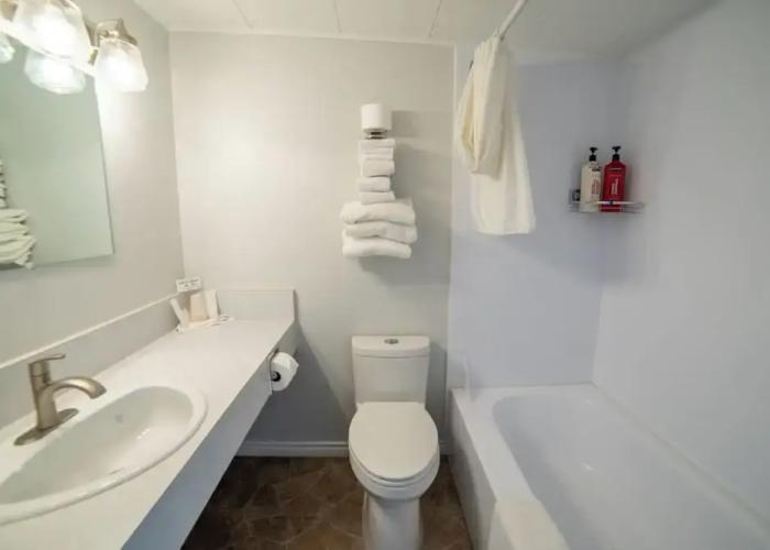 Uptowner Hotel