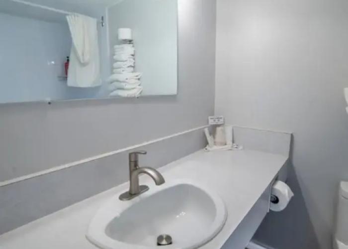 Uptowner Hotel