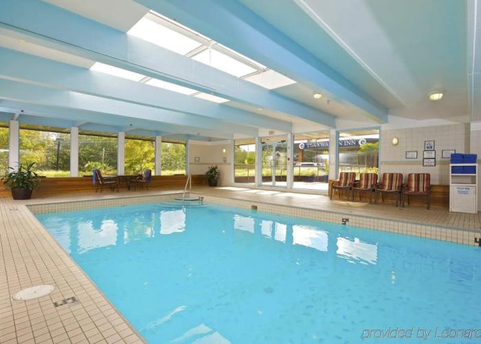 Coast Tsawwassen Inn