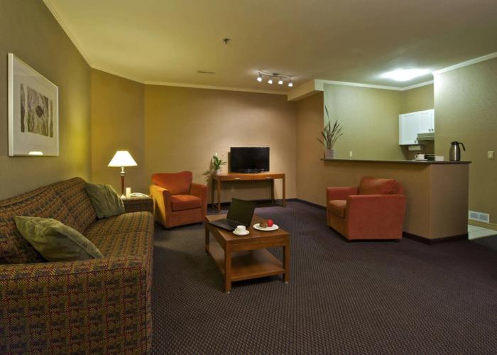 Coast Tsawwassen Inn