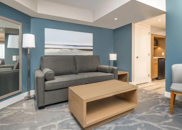Coast Tsawwassen Inn