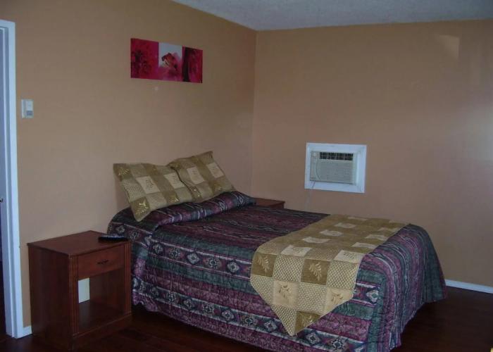 Beach Grove Motel
