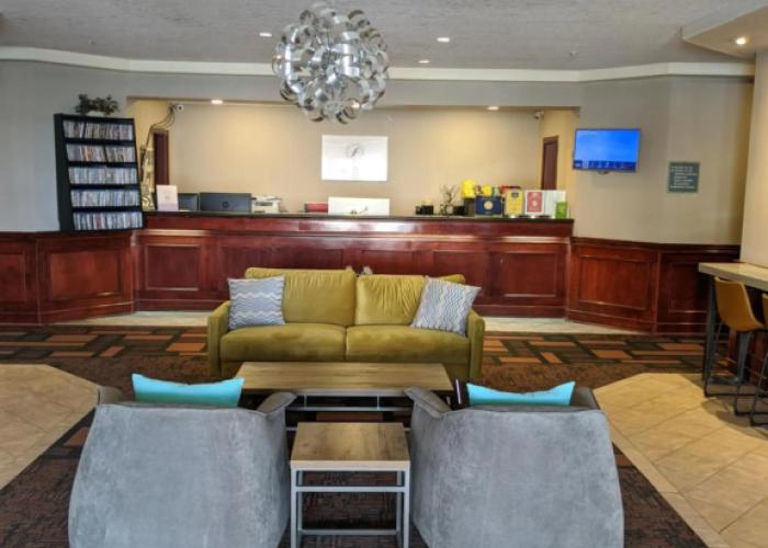 Foxwood Inn & Suites