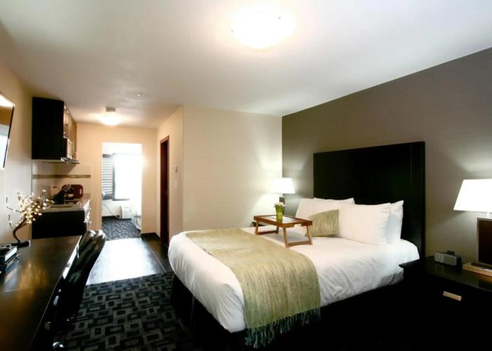 Foxwood Inn & Suites