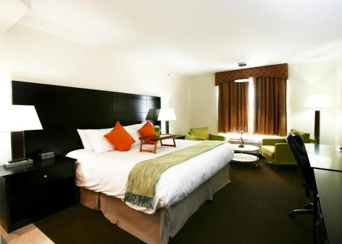 Foxwood Inn & Suites