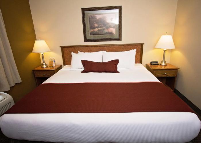 Service Plus Inns & Suites Drayton Valley