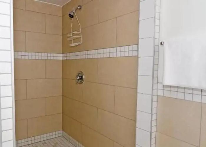 Coastal Inn Kingfisher