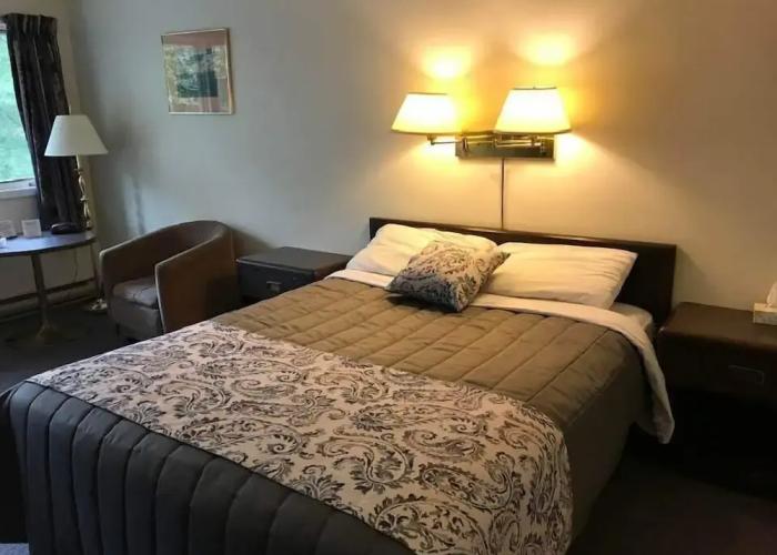 Coastal Inn Kingfisher