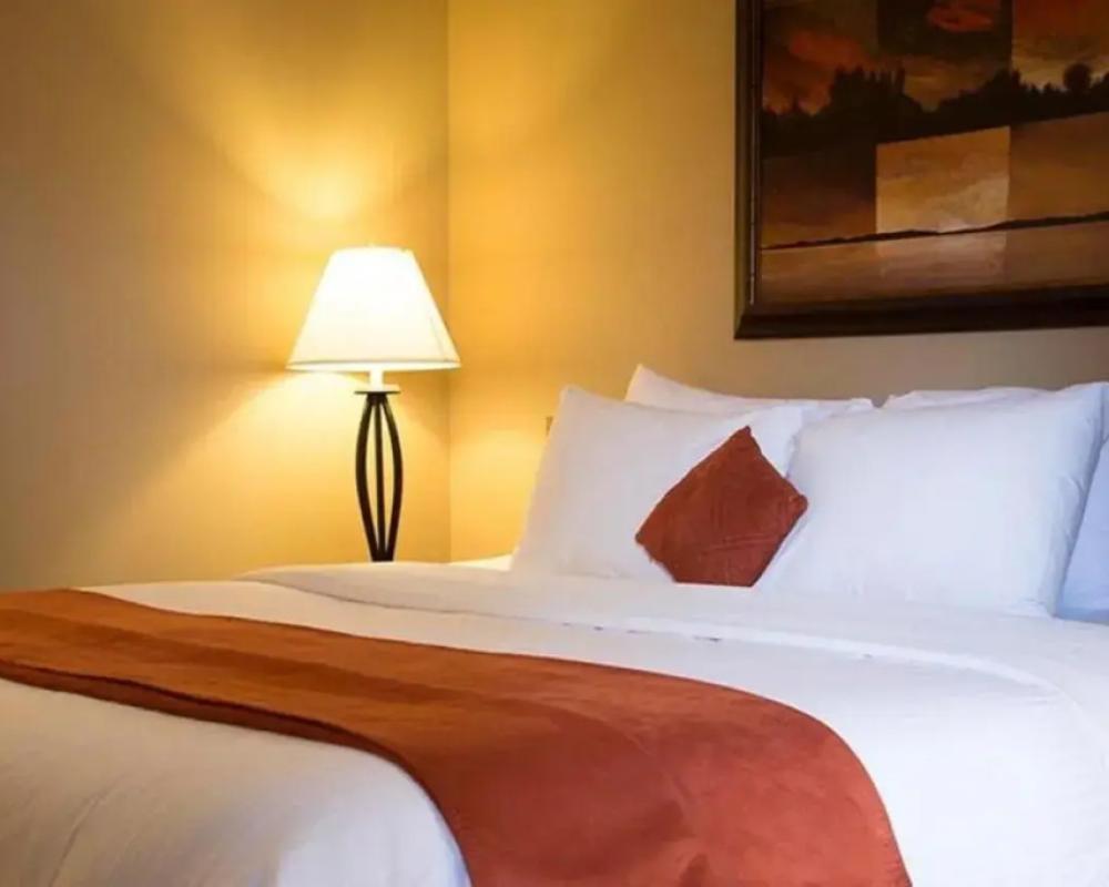 фото Tonquin Inn