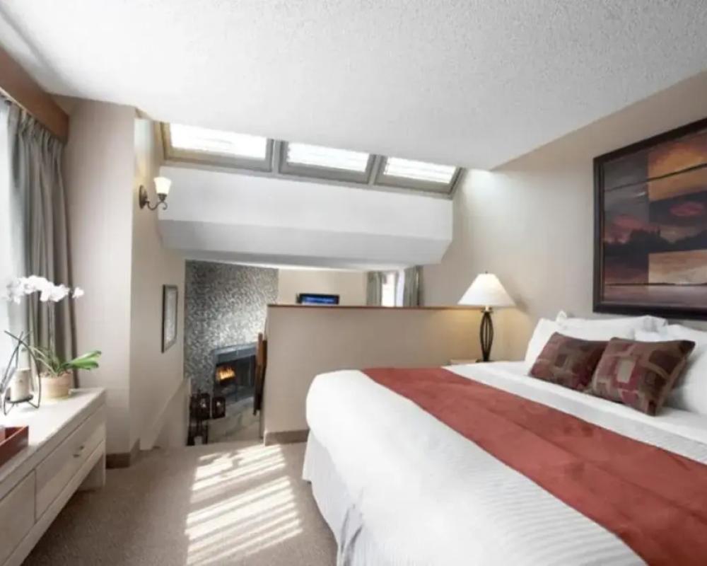 фото Tonquin Inn