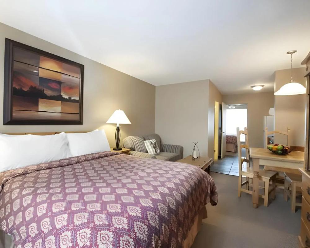 фото Tonquin Inn
