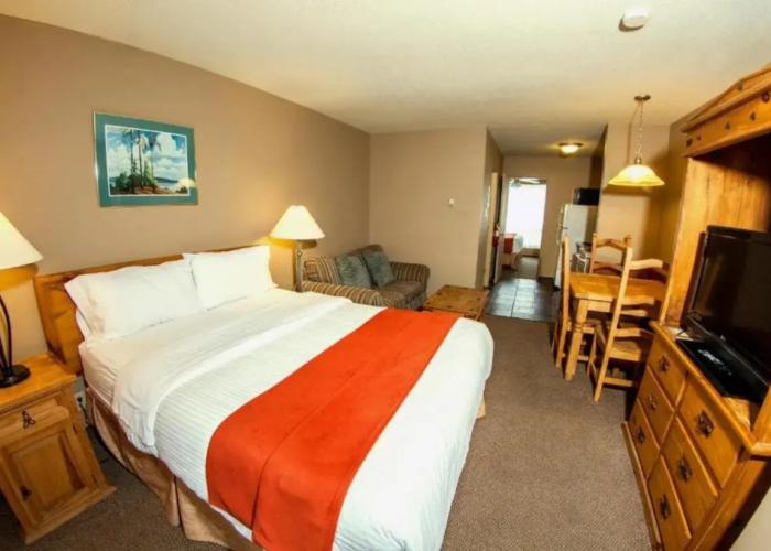 Tonquin Inn