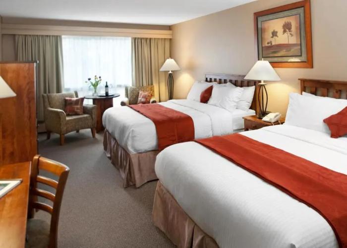Tonquin Inn