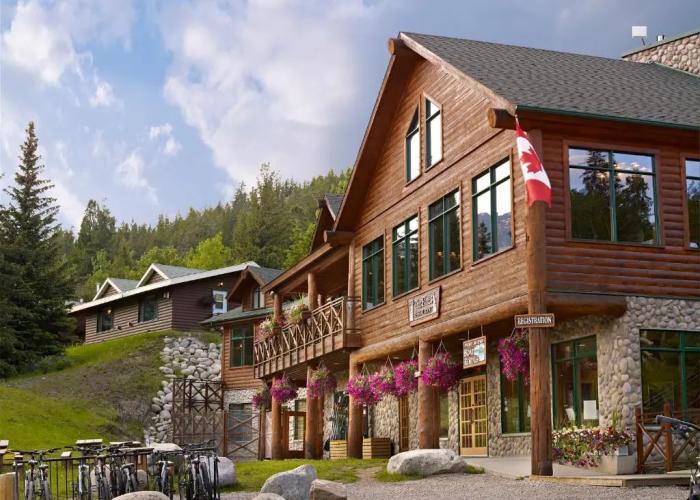 Pyramid Lake Lodge