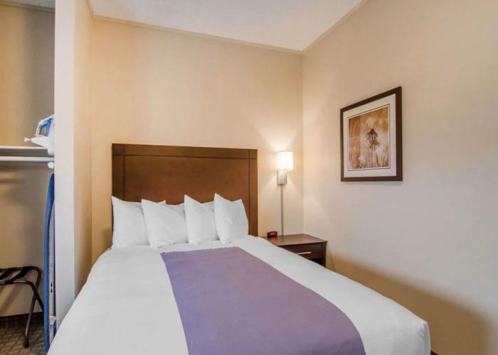 Kindersley All Suites Hotel