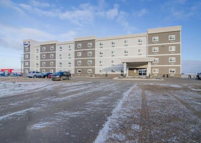 Kindersley All Suites Hotel