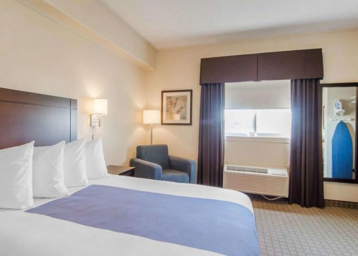 Kindersley All Suites Hotel