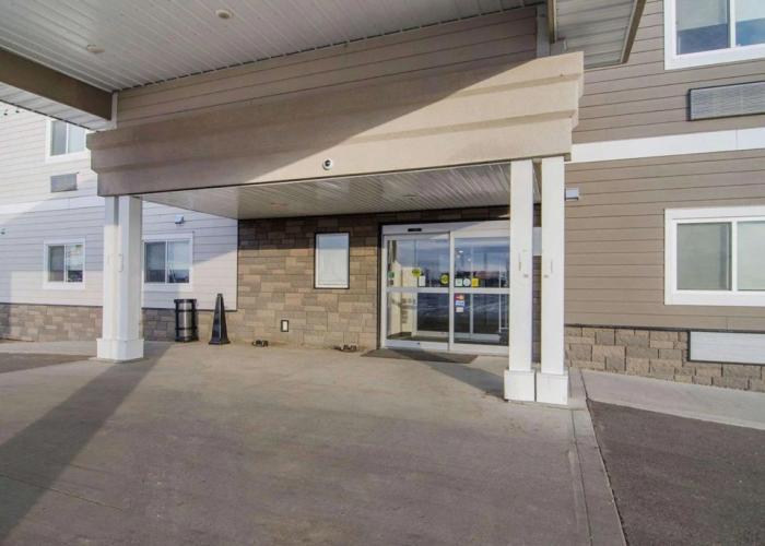 Kindersley All Suites Hotel