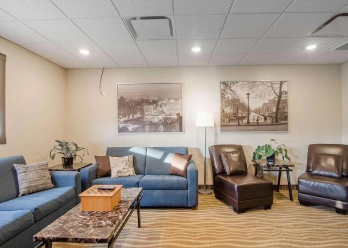 Kindersley All Suites Hotel