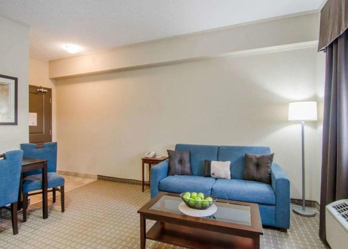 Kindersley All Suites Hotel