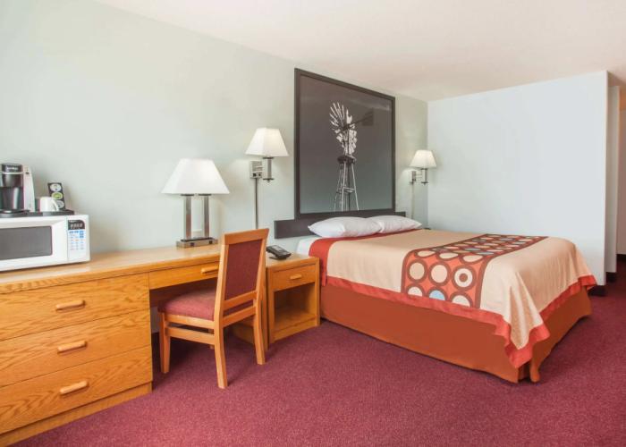Super 8 by Wyndham Kindersley