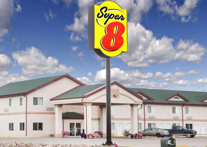 Super 8 by Wyndham Kindersley