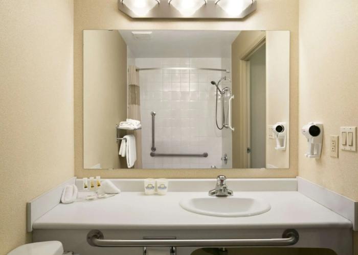 Days Inn by Wyndham Moose Jaw