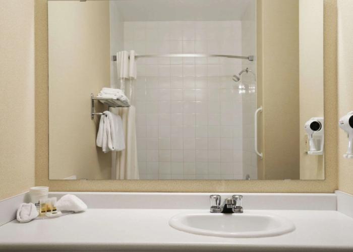 Days Inn by Wyndham Moose Jaw