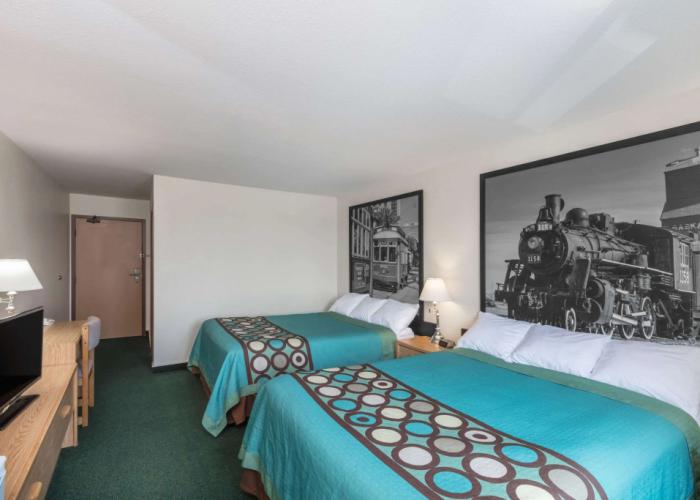 Super 8 by Wyndham Moose Jaw SK