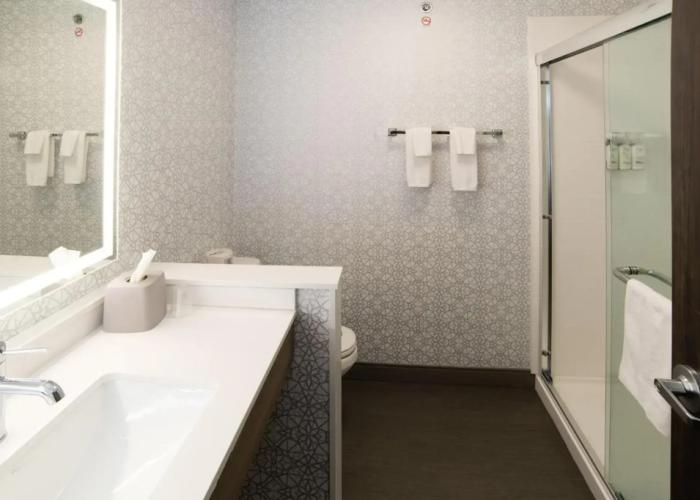 Holiday Inn Express and Suites Moose Jaw by IHG