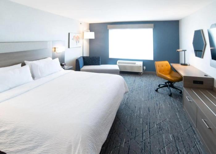 Holiday Inn Express & Suites Moose Jaw, an IHG Hotel