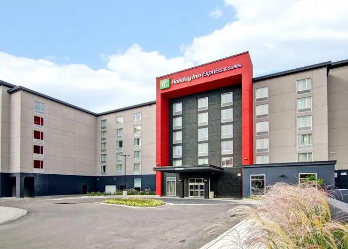 Holiday Inn Express & Suites Oshawa Downtown