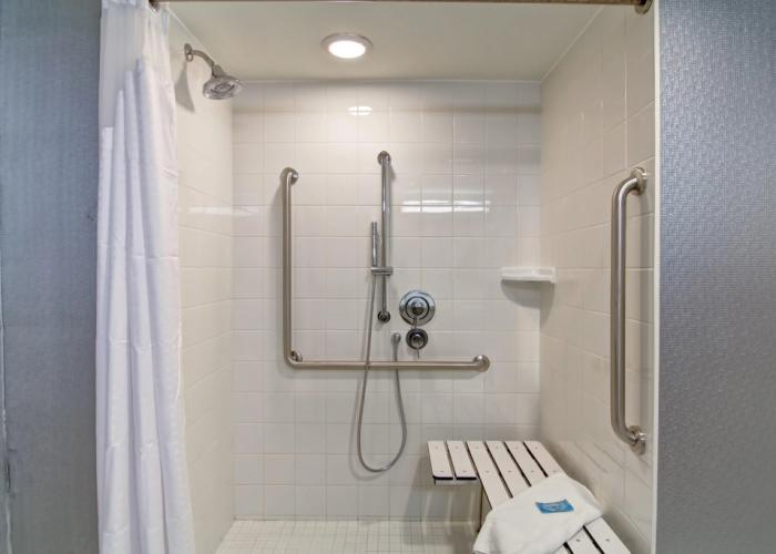 Holiday Inn Express & Suites Oshawa Downtown - Toronto Area by IHG