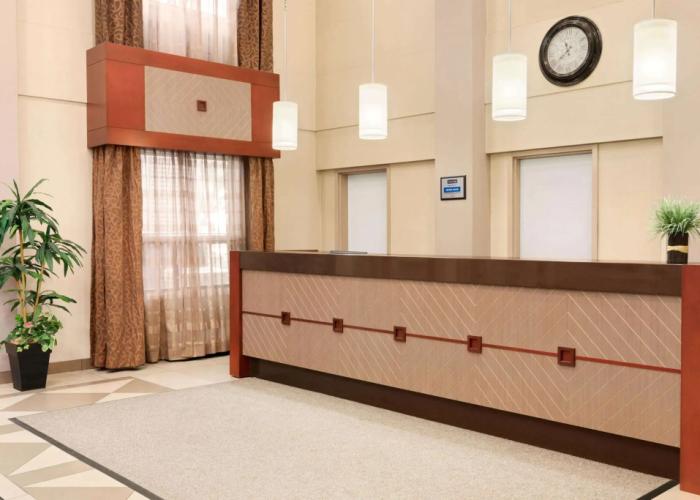 Travelodge by Wyndham Oshawa Whitby