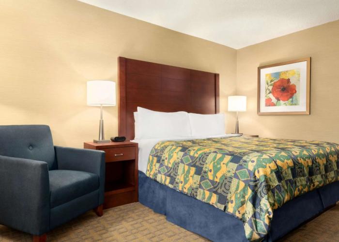 Travelodge by Wyndham Oshawa Whitby