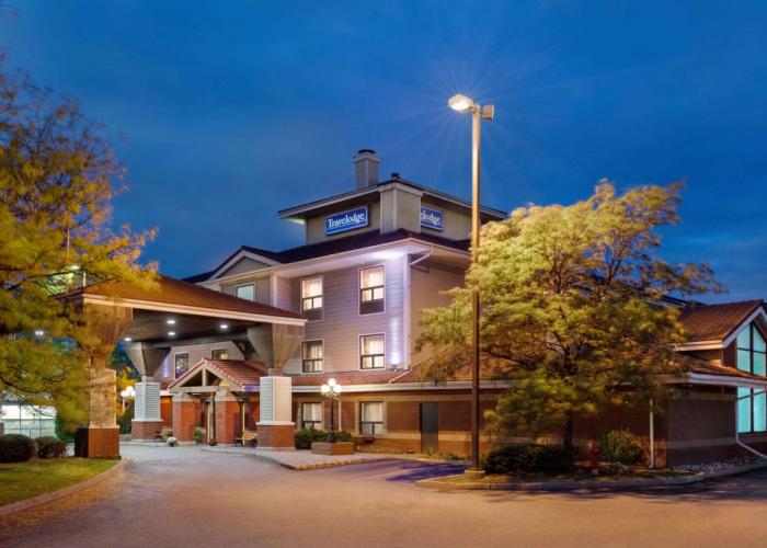 Travelodge by Wyndham Oshawa Whitby