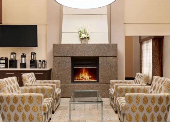 Travelodge by Wyndham Oshawa Whitby