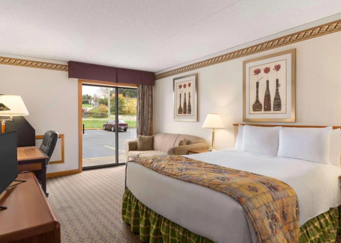 Travelodge by Wyndham Owen Sound